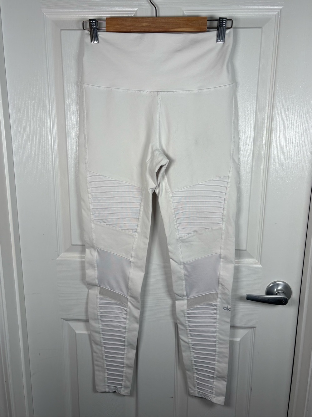 Alo Yoga Regular Rise Waist Moto
Leggings White size Large A175 - Picture 5 of 14